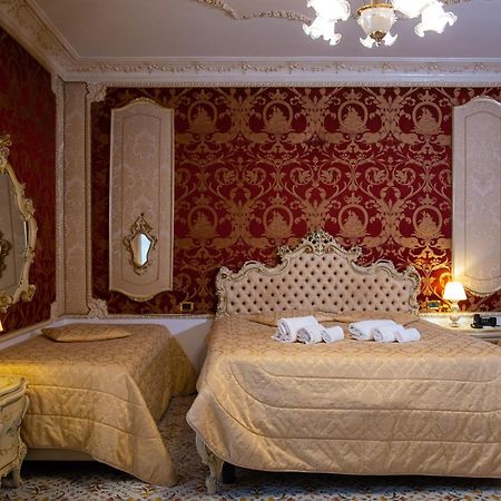 Grand Hotel La Sonrisa Sant'Antonio Abate Exterior photo A bedroom at the hotel