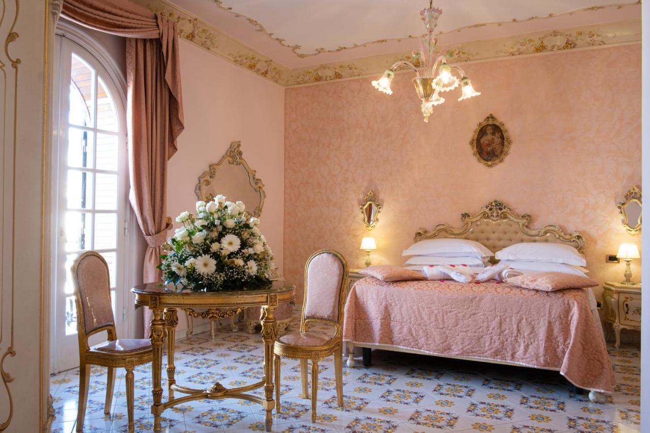 Grand Hotel La Sonrisa Sant'Antonio Abate Exterior photo