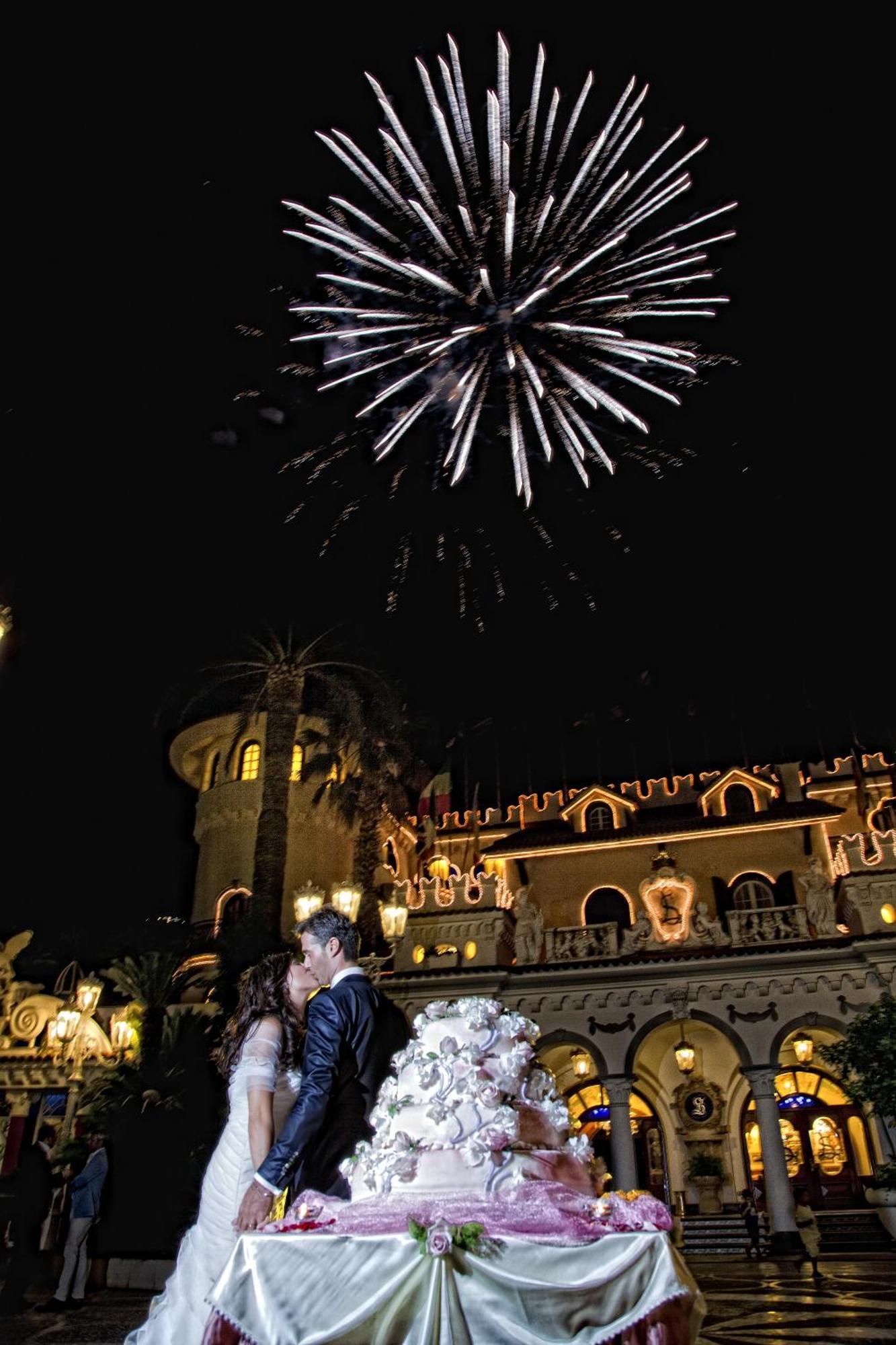 Grand Hotel La Sonrisa Sant'Antonio Abate Exterior photo Fireworks at the 2007 Fiesta